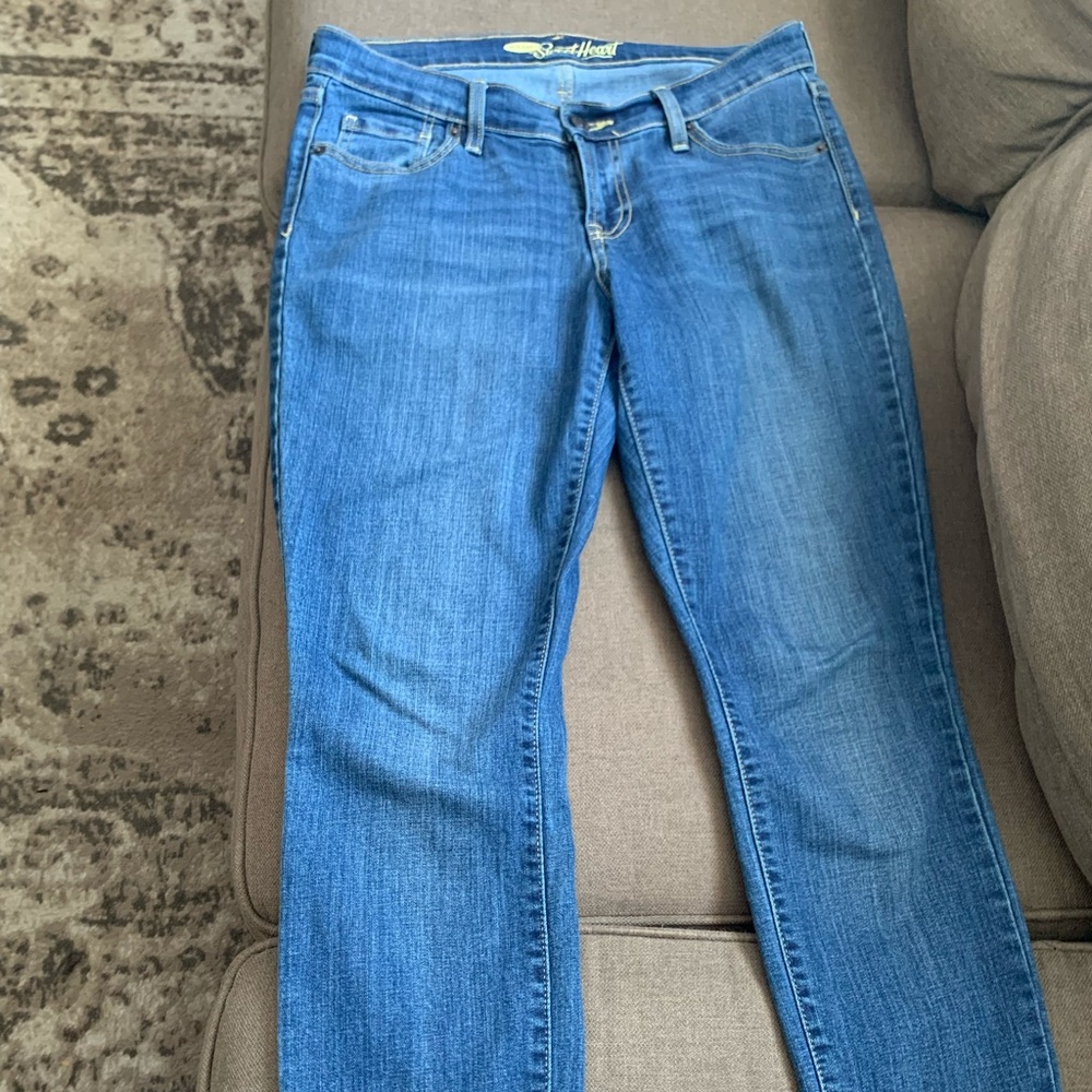 Old Navy Sweetheart jeans! Like new! Size 6 short